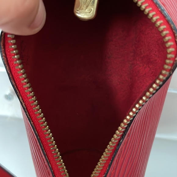 Authentic Louis Vuitton Papillon 30 with baby papillon clutch in genuine red epi - Picture 11 of 15